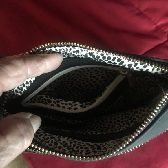 🖤”NWOT”🖤BLACK WRISTLET/CROSSBODY REMOVABLE STRAP - Picture 5 of 5